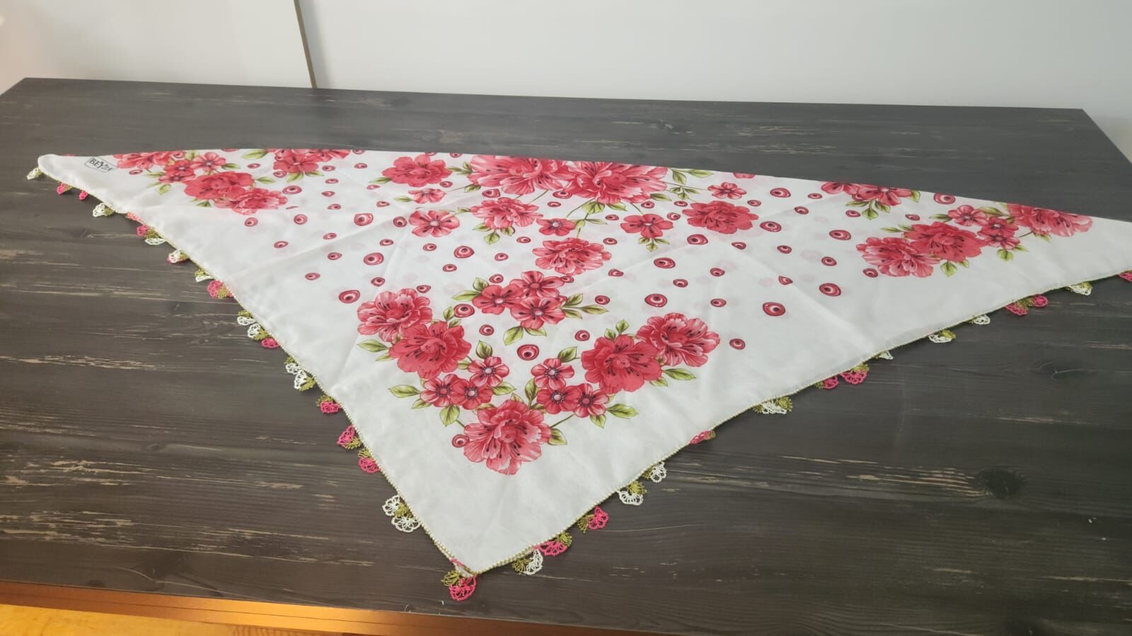 GÜL DESENLİ İĞNE OYALI YAZMA